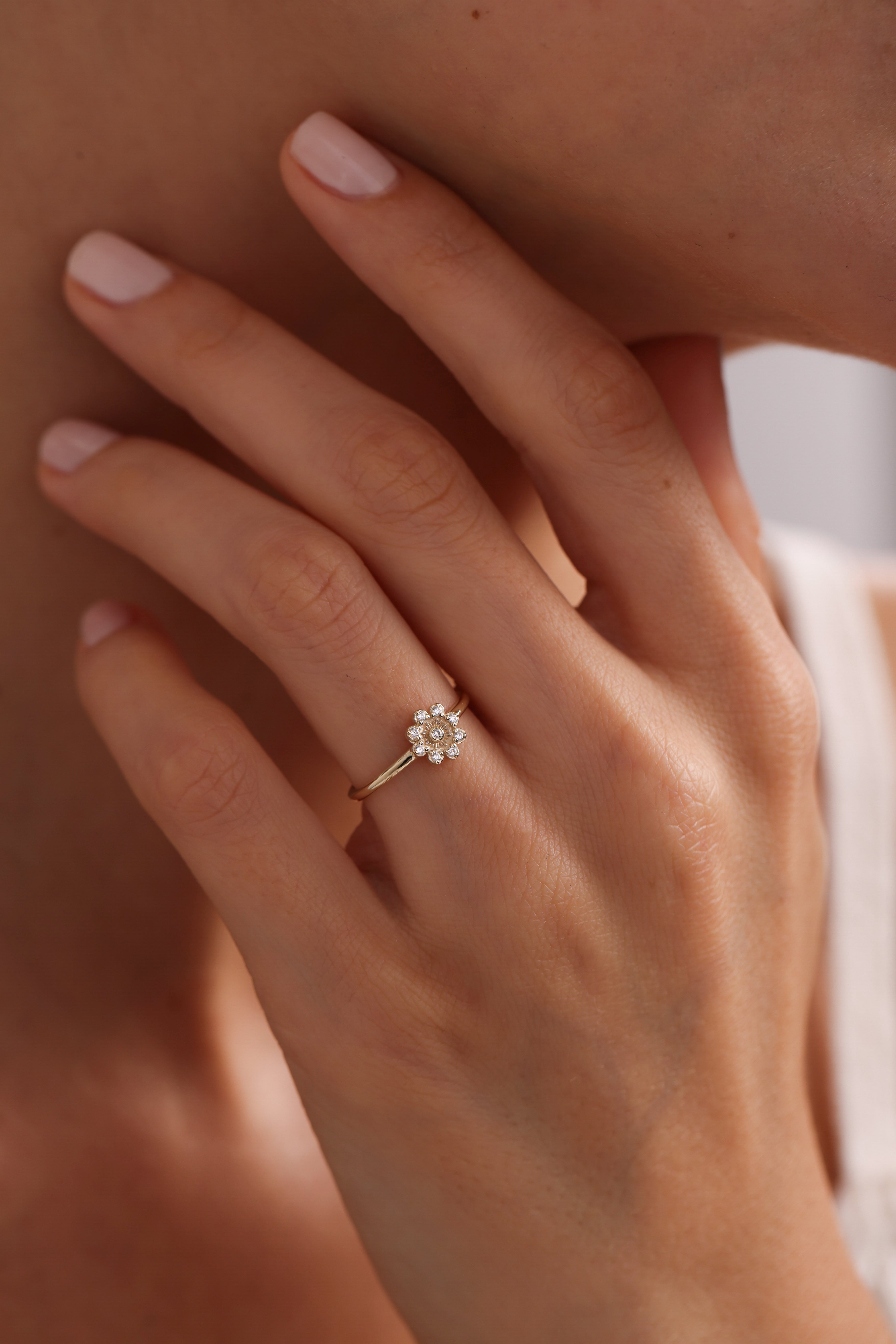 14k Gold Diamond Flower Ring