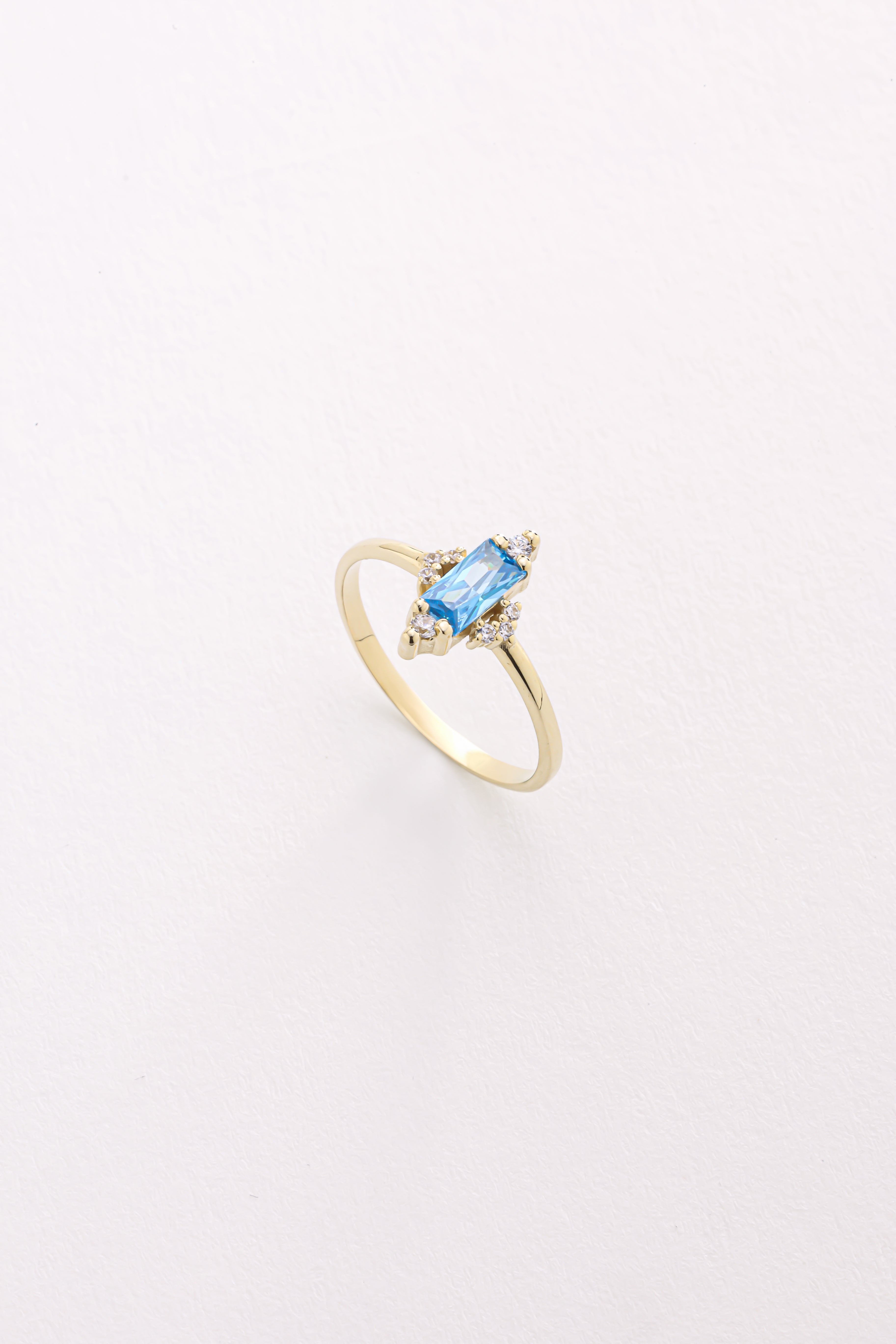 14k Gold Elegant London Topaz Ring