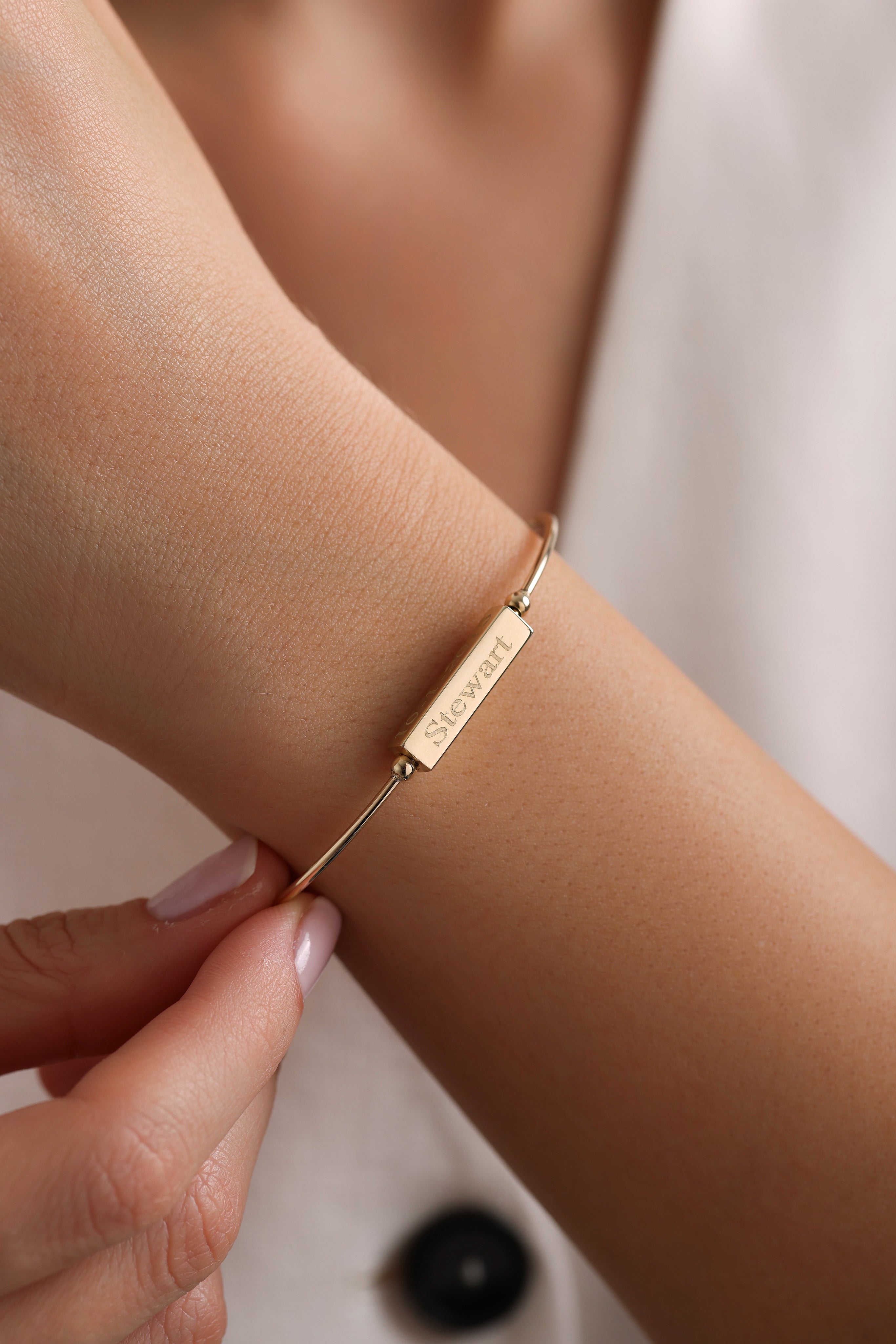 14k Gold 3D Bar Bangle Bracelet