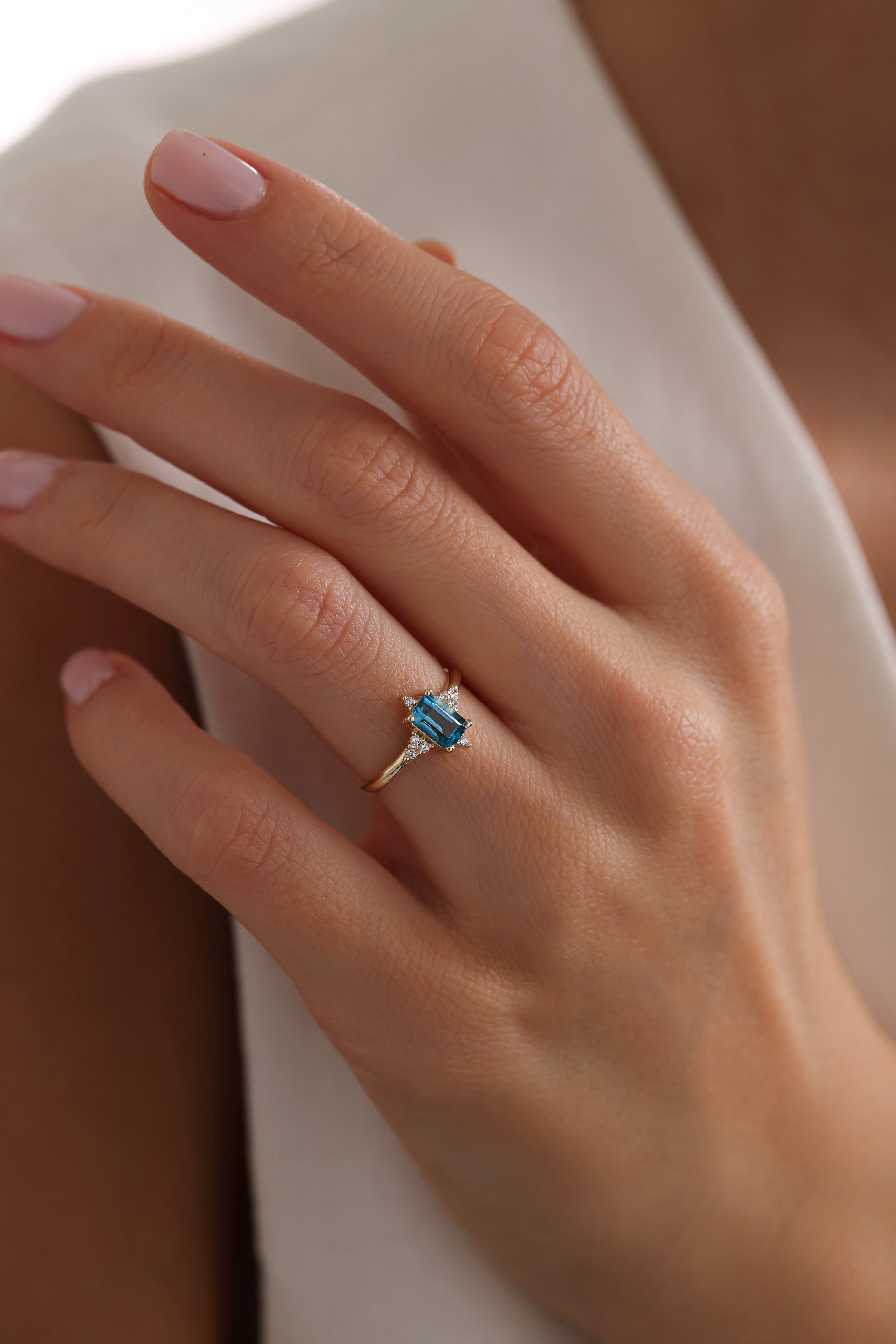 14k Gold Exquisite London Topaz Ring