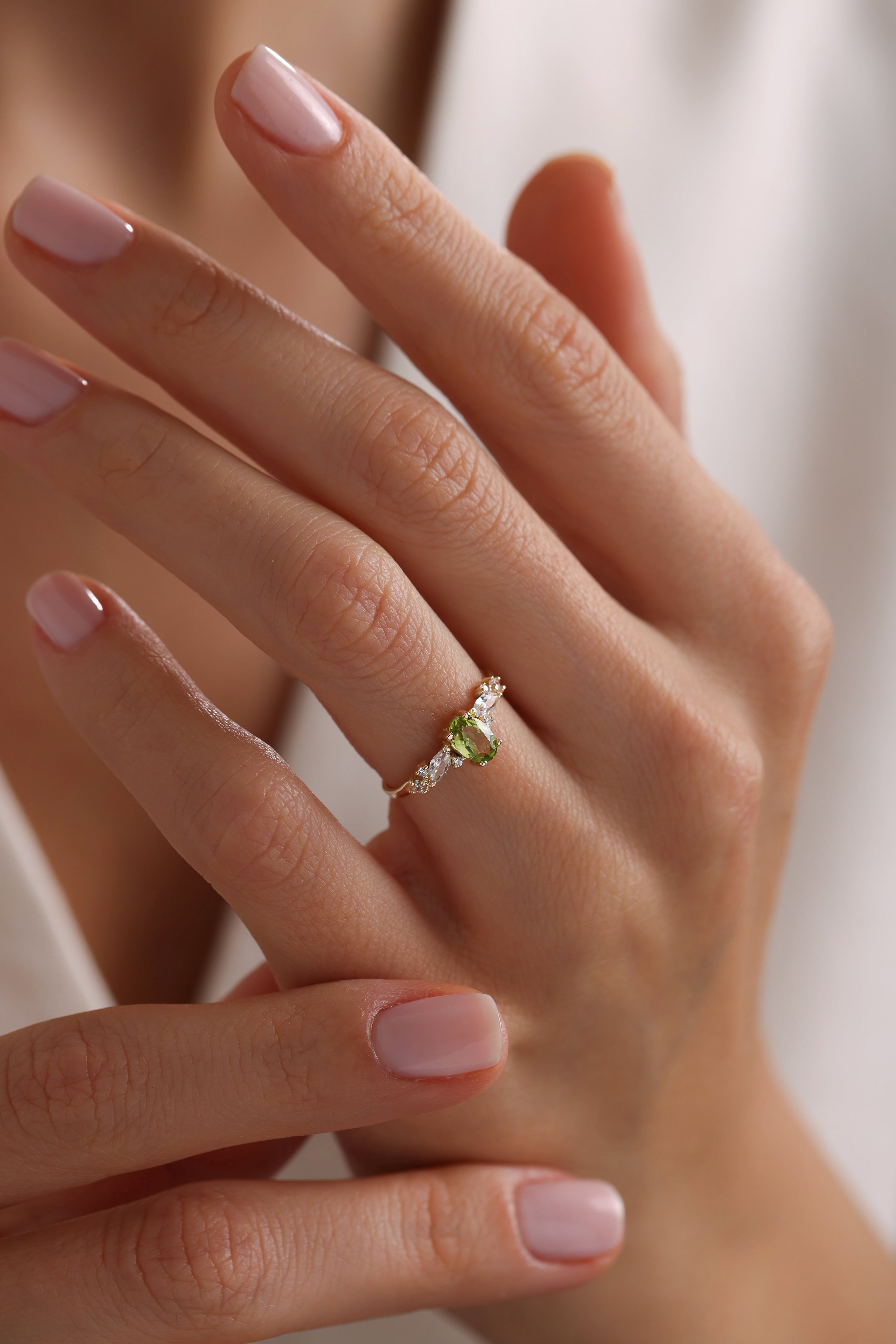 14k Gold Oval Peridot Ring