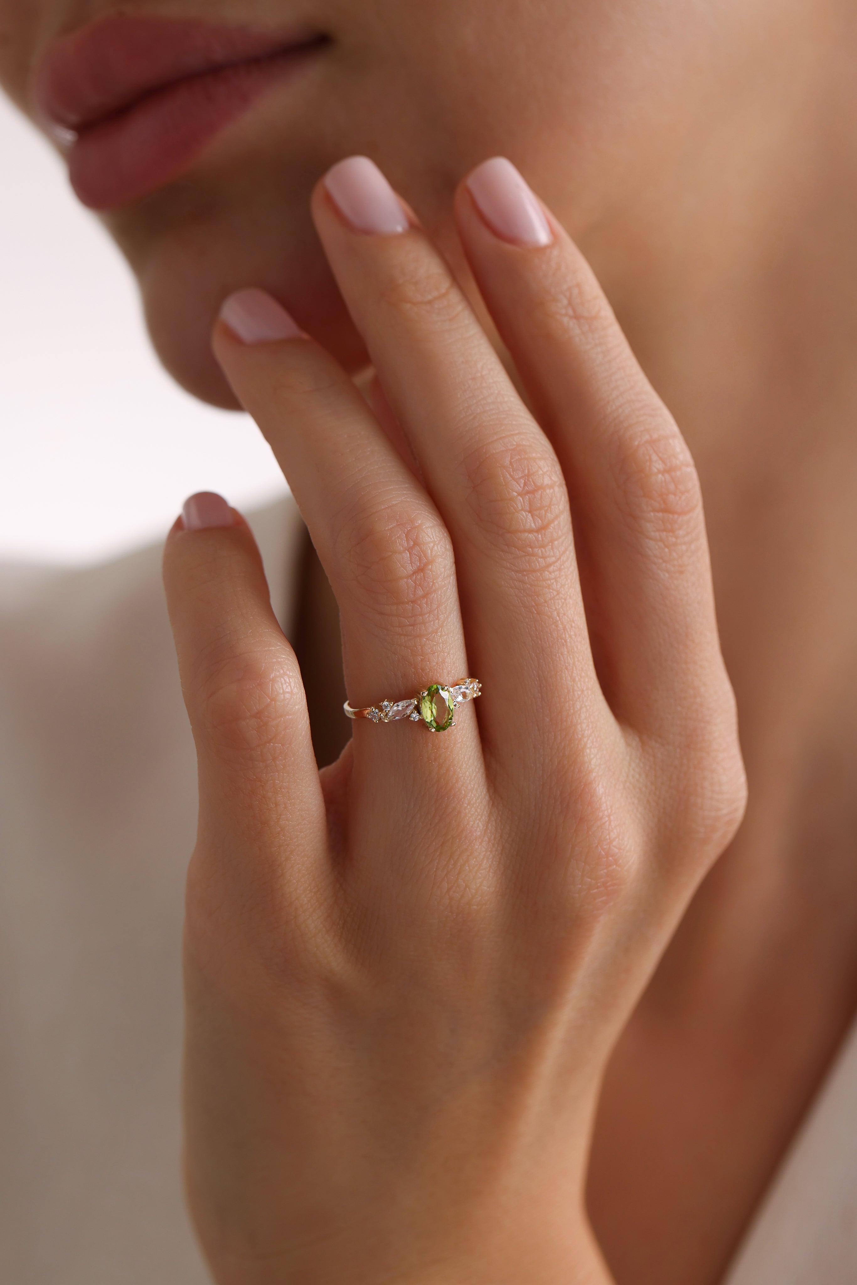 14k Gold Oval Peridot Ring