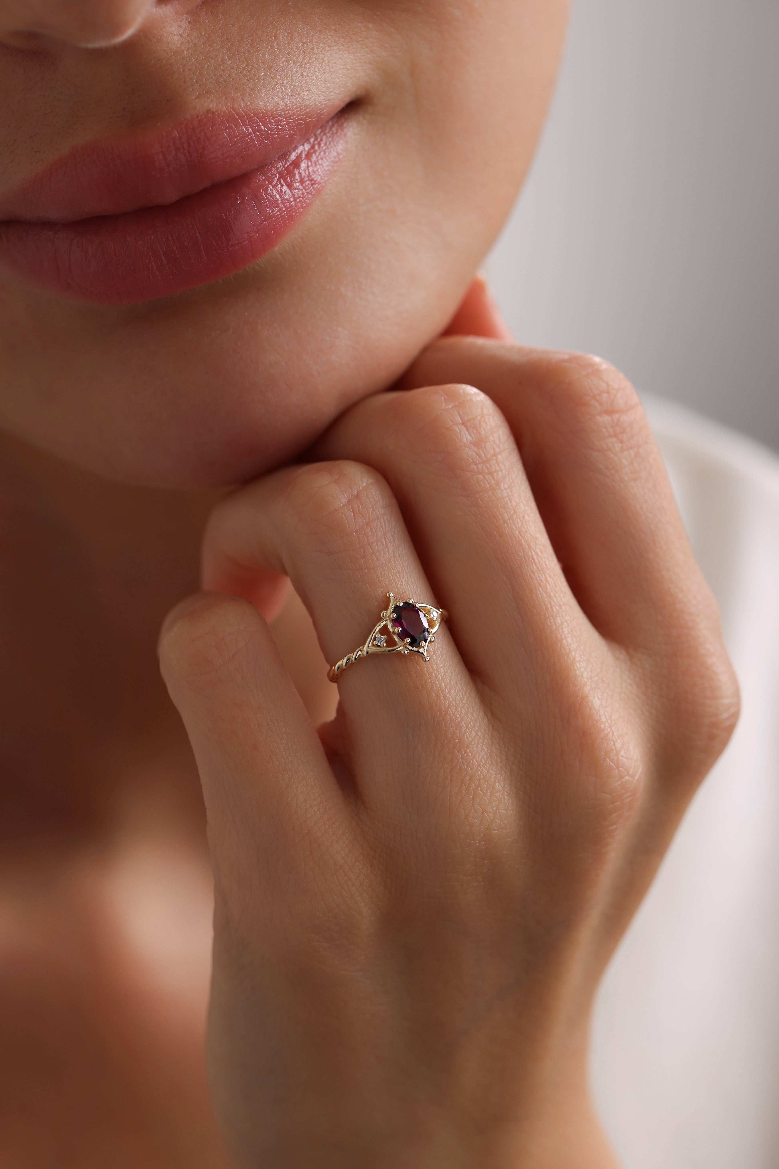 14k Gold Oval Rhodolite Ring