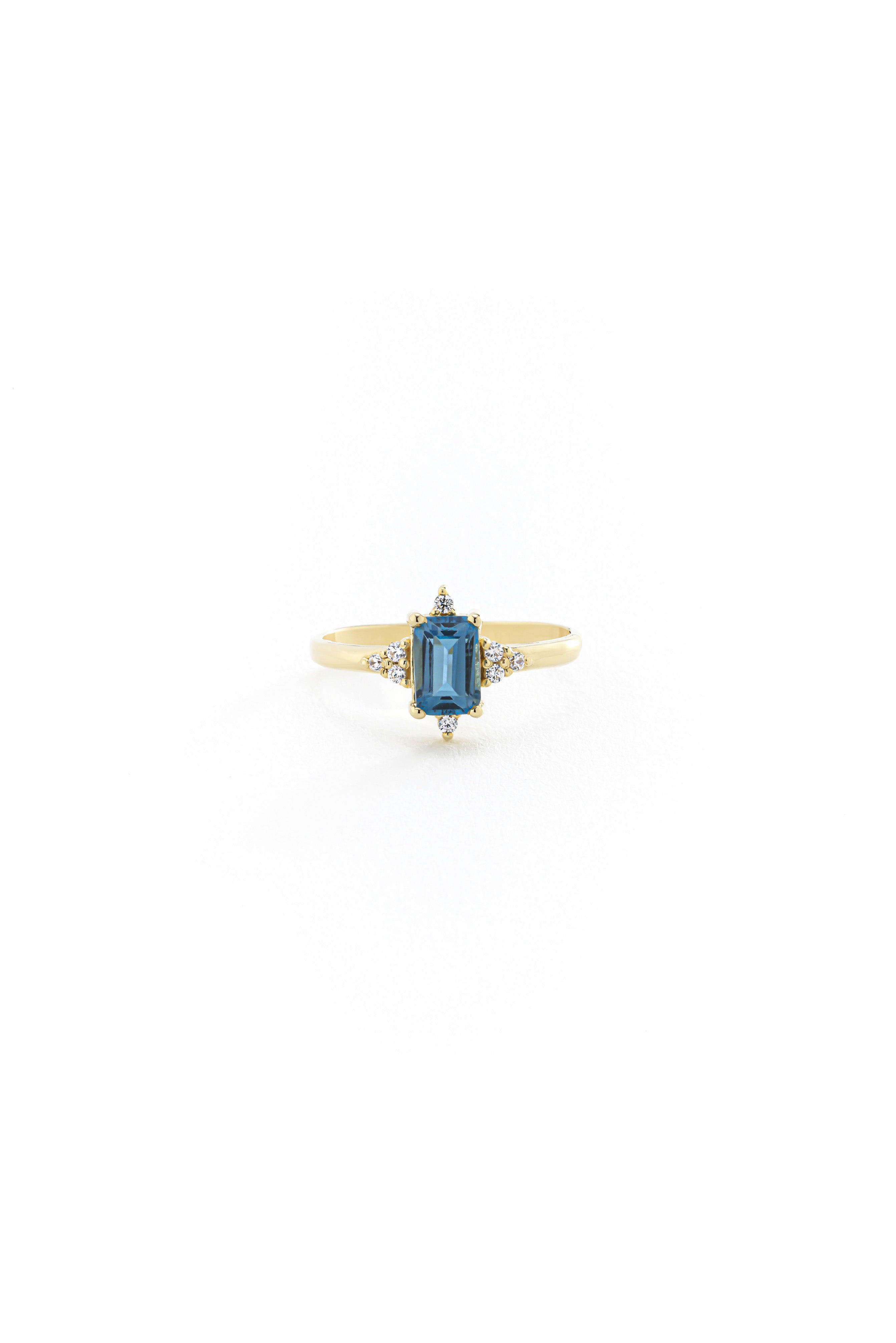 14k Gold Exquisite London Topaz Ring