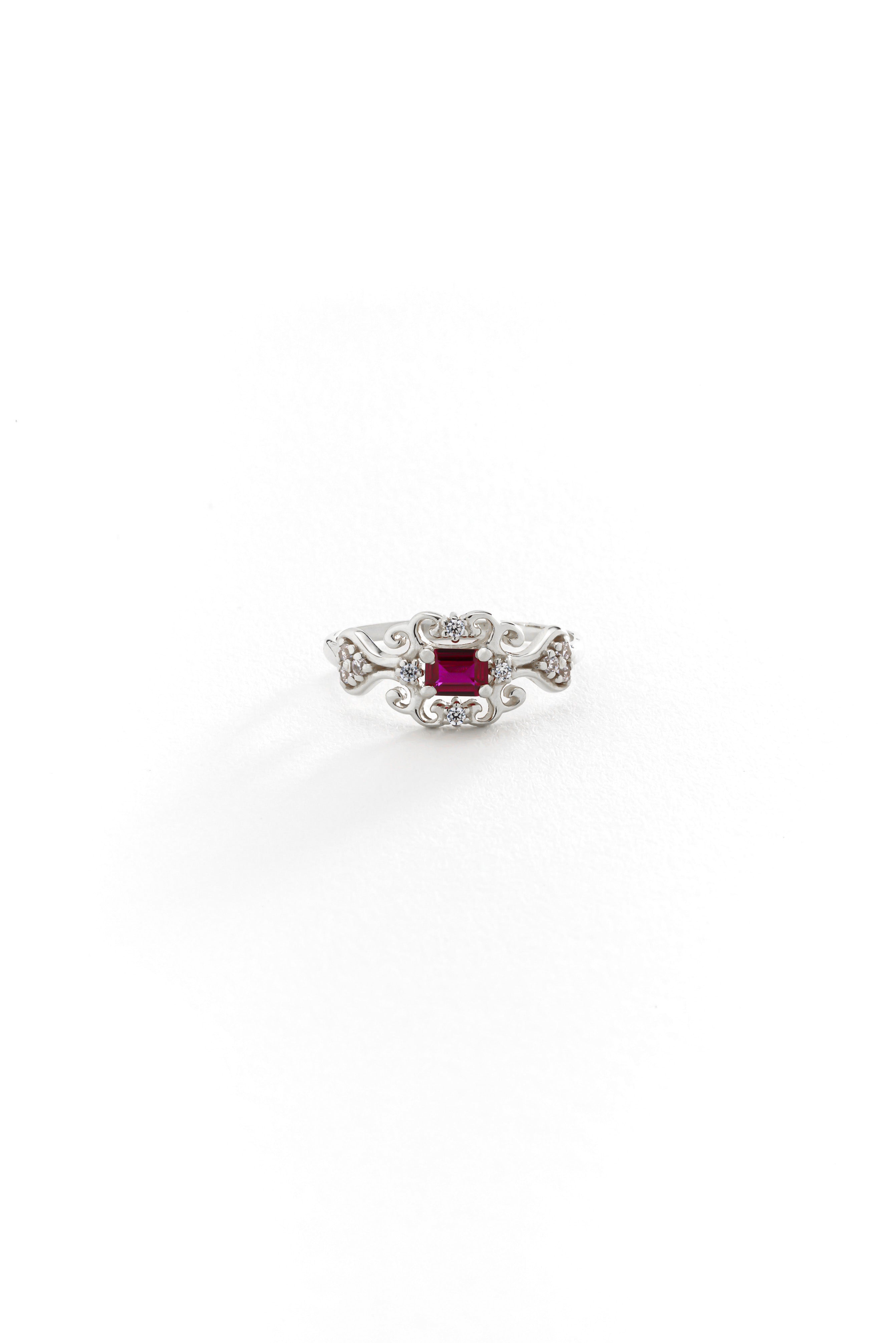 14k Gold Regal Beauty Rhodolite Ring