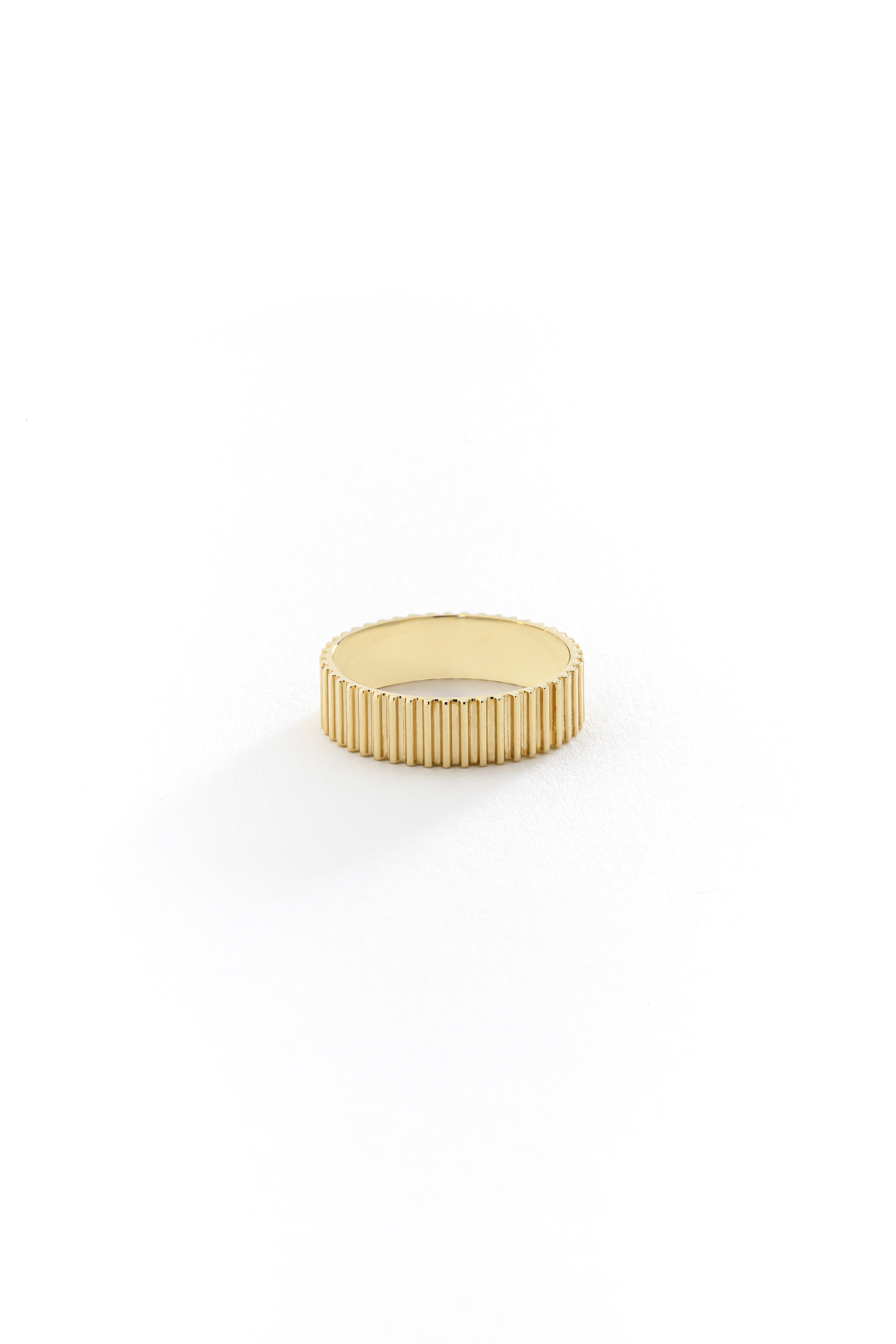 14k Gold Fluted Design Wide Band Ring