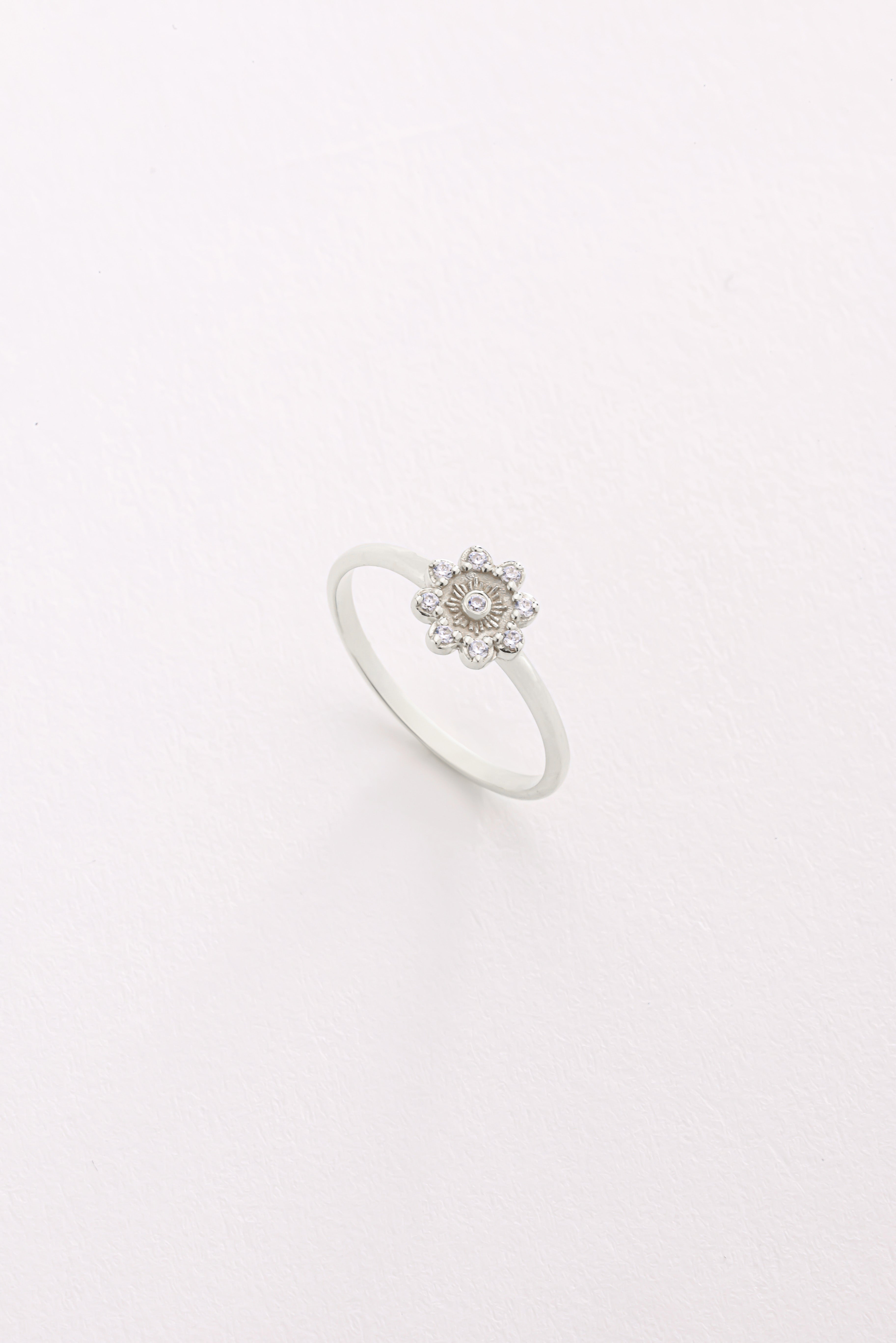 14k Gold Diamond Flower Ring