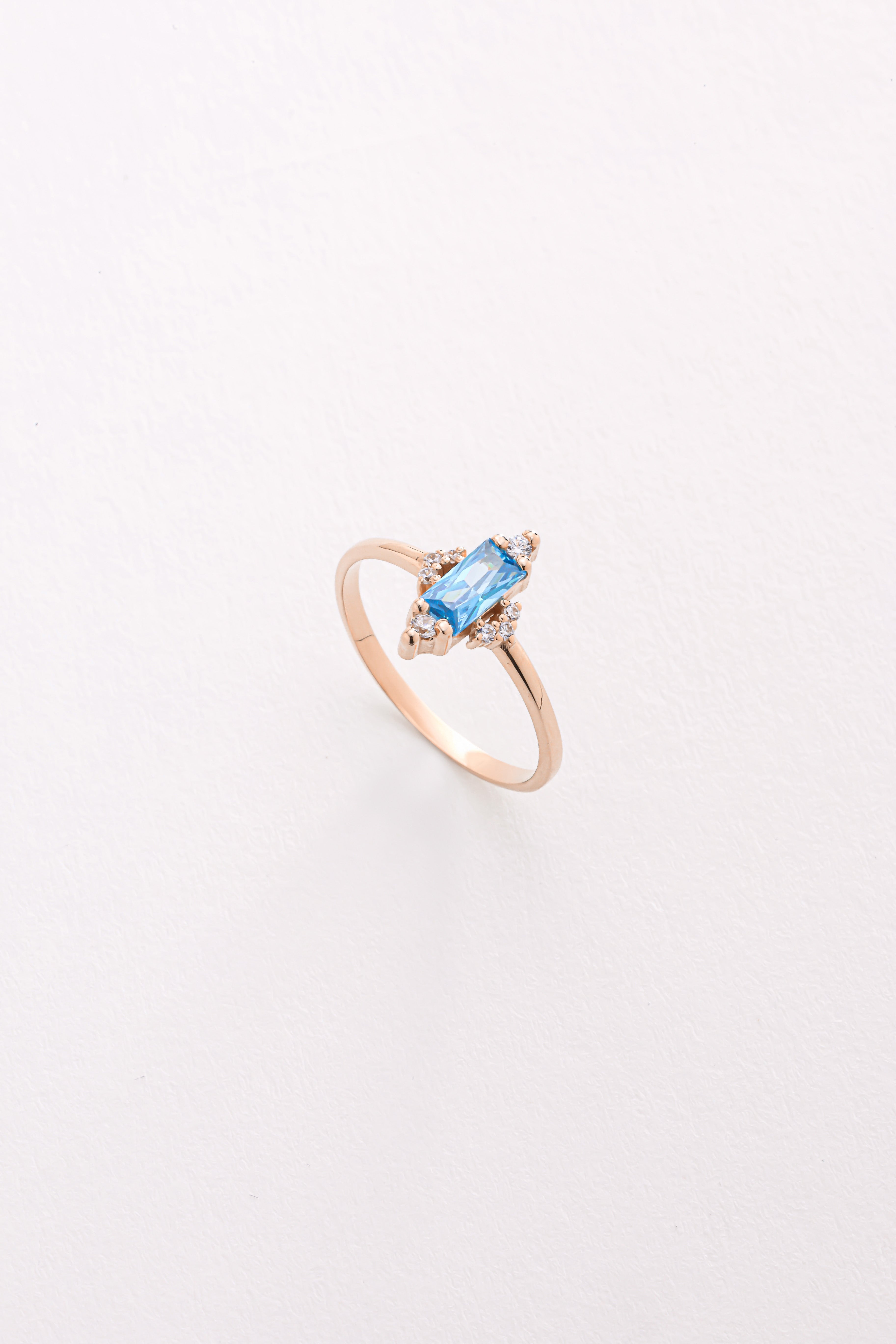 14k Gold Elegant London Topaz Ring