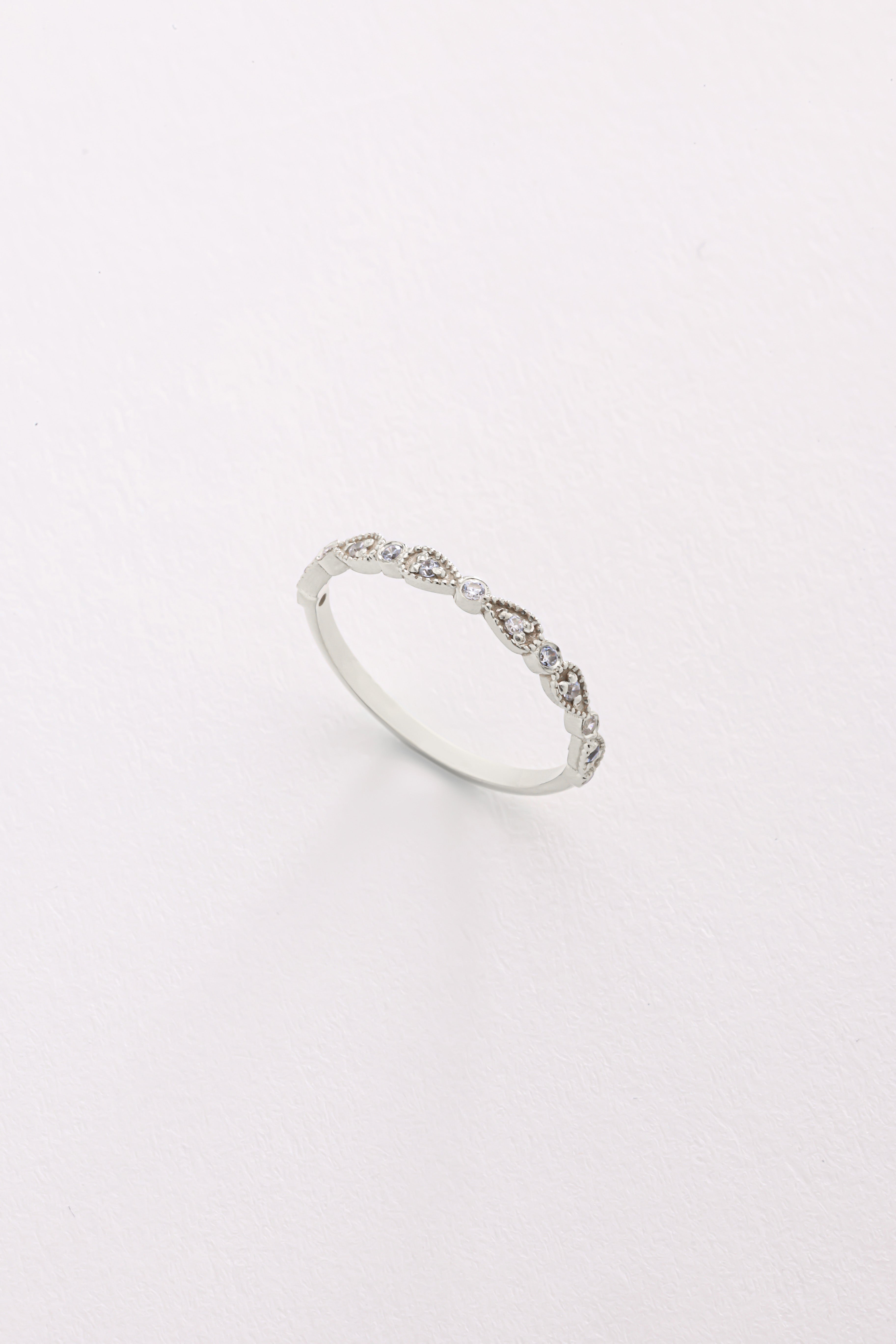 14k Gold Diamond Leaf Band Ring