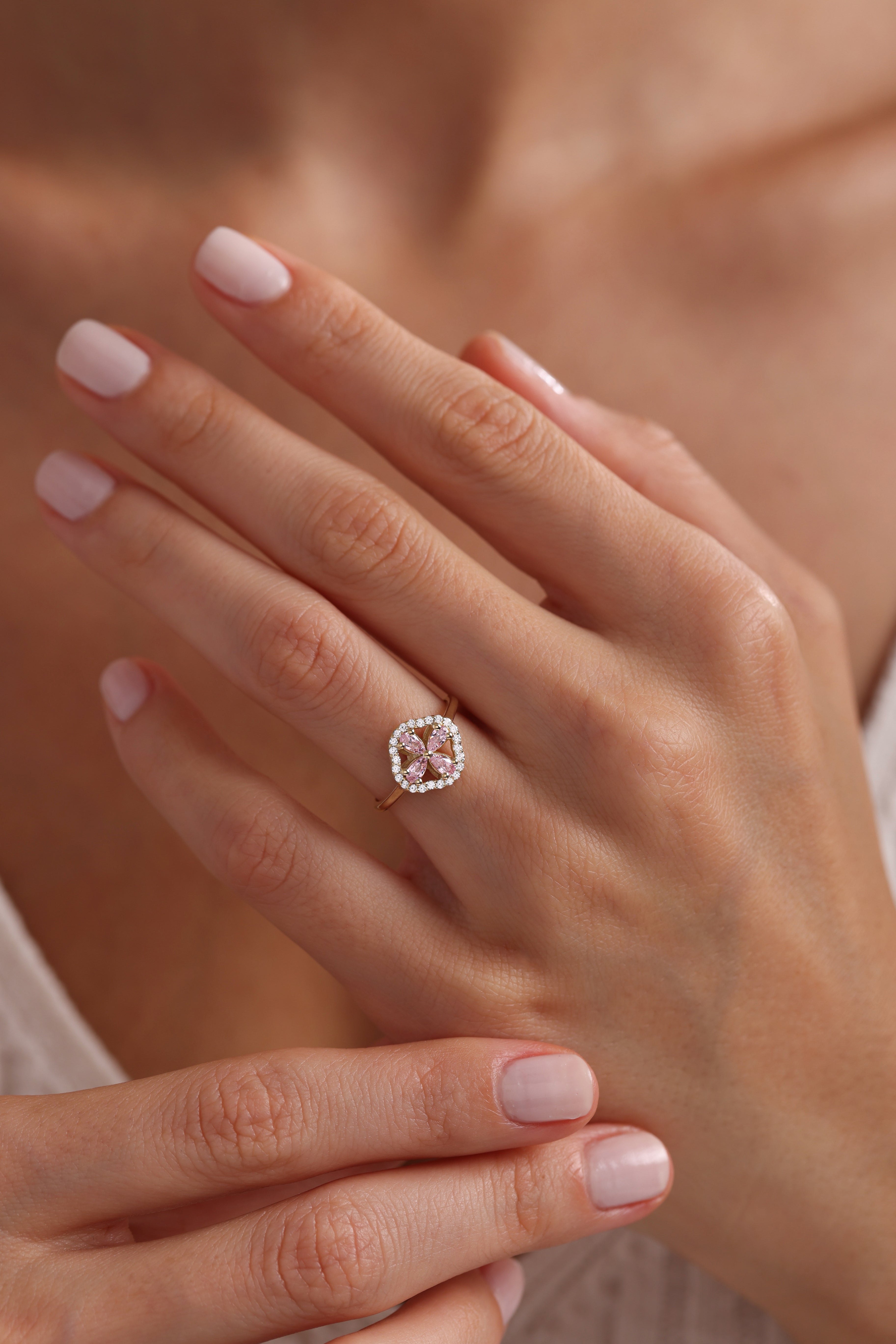 14k Gold Pink Stone Clover Ring