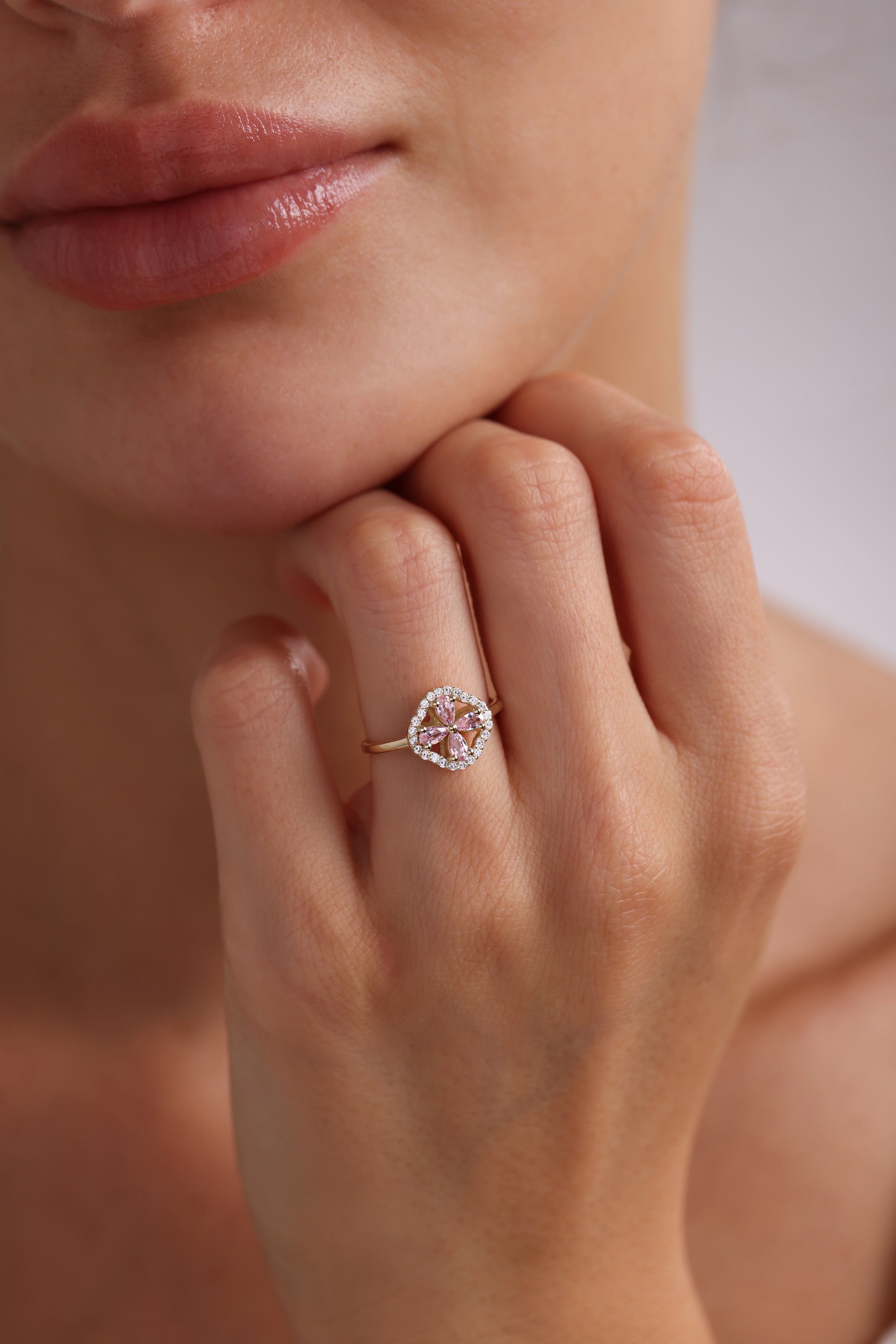 14k Gold Pink Stone Clover Ring