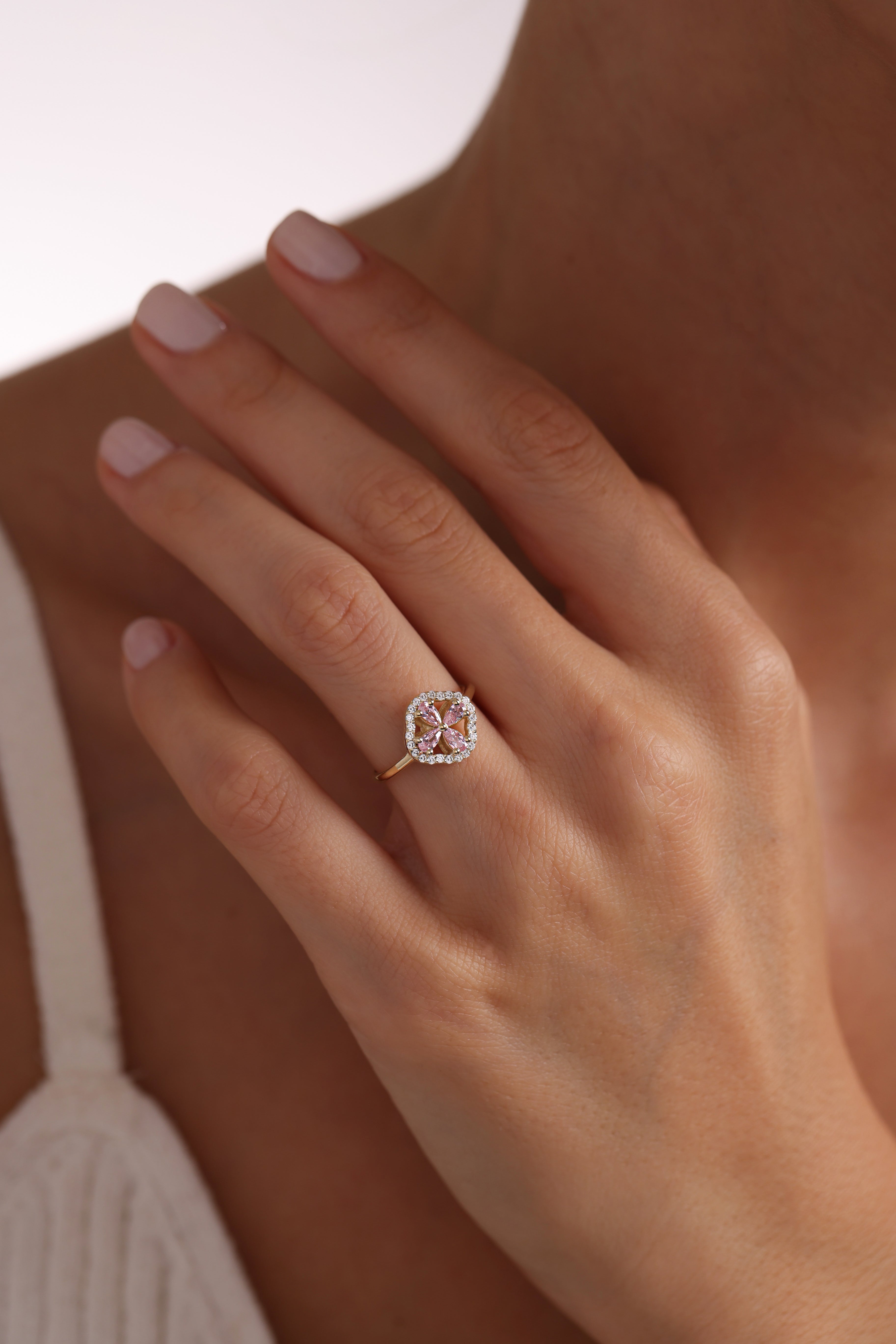 14k Gold Pink Stone Clover Ring