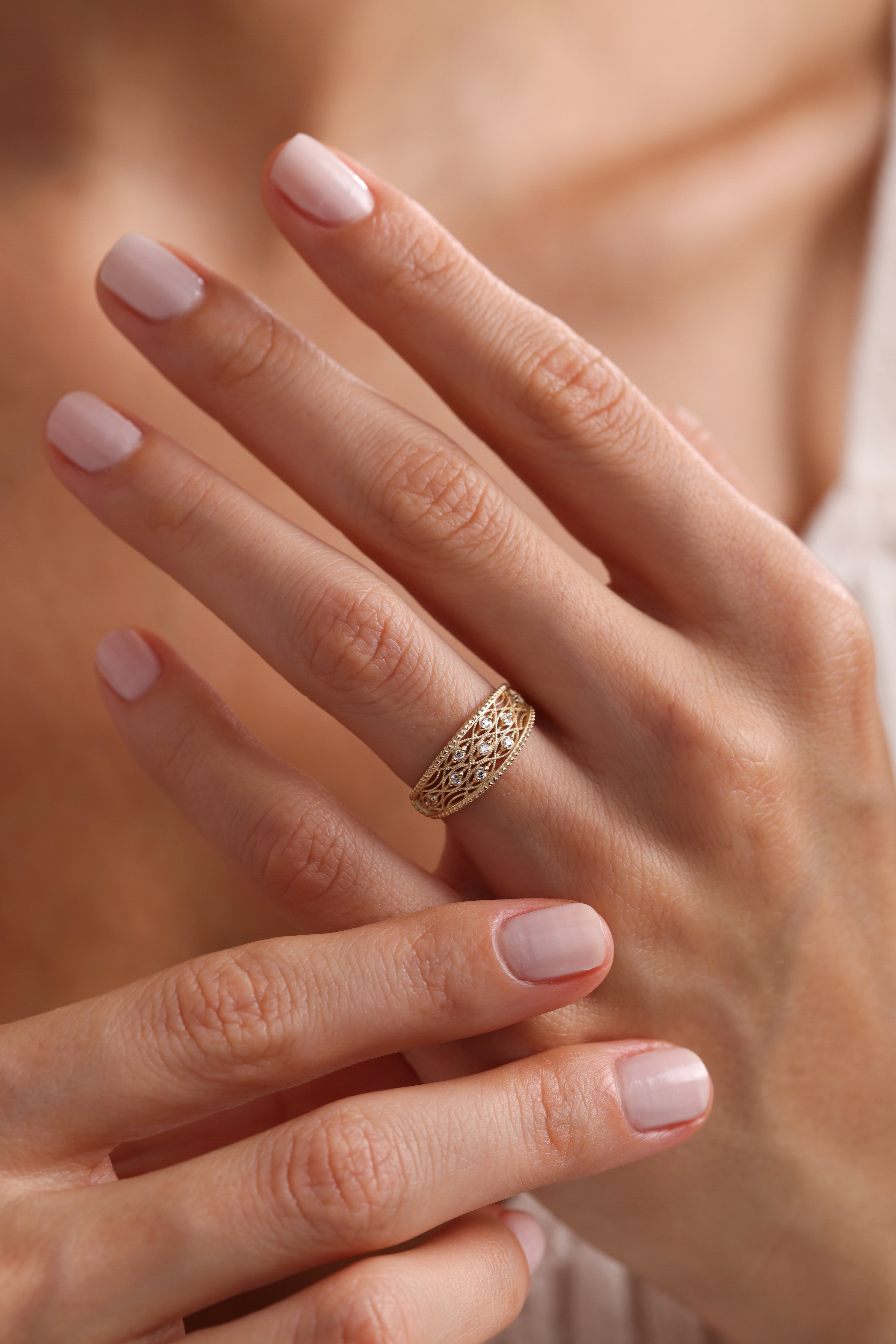 14k Floral Patterned Ring