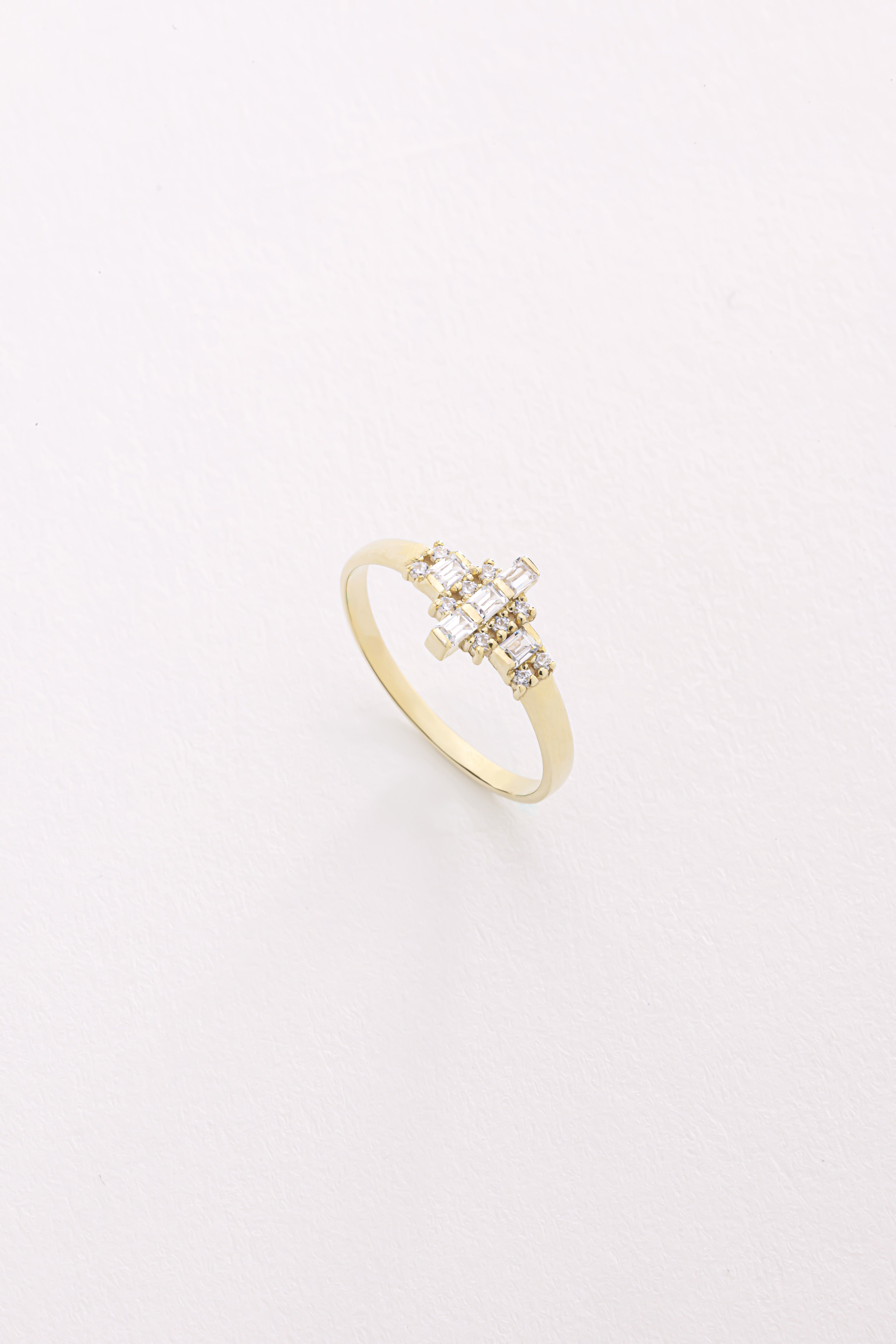 14k Gold Baguette and Round Diamond Cluster Ring