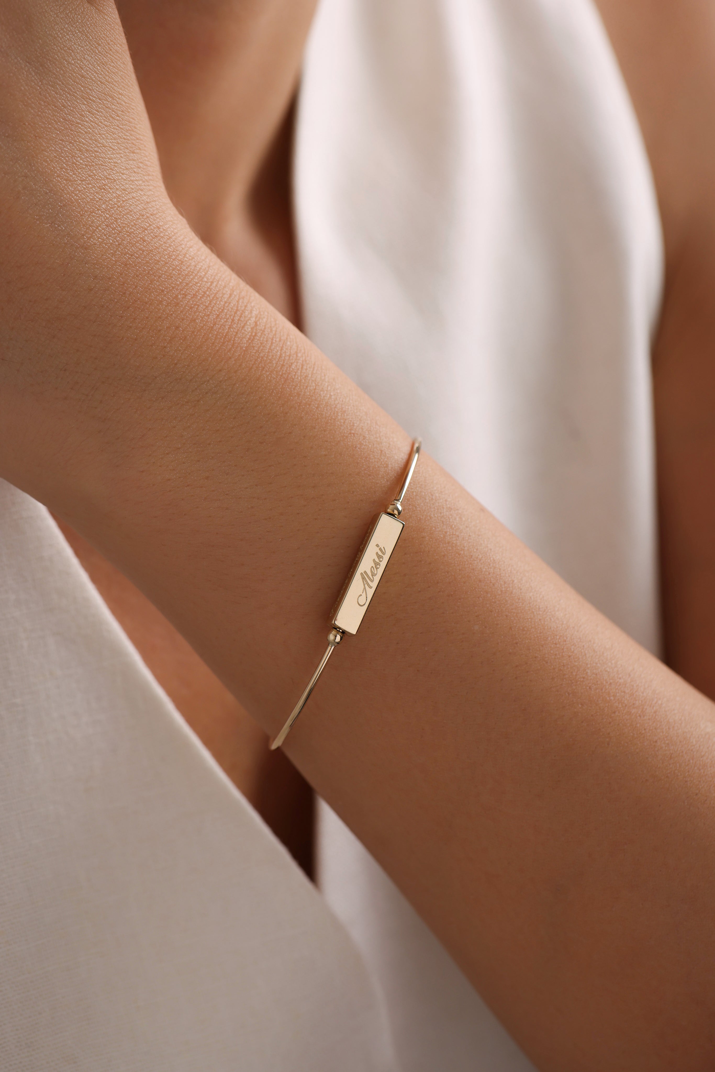 14k Gold 3D Bar Bangle Bracelet