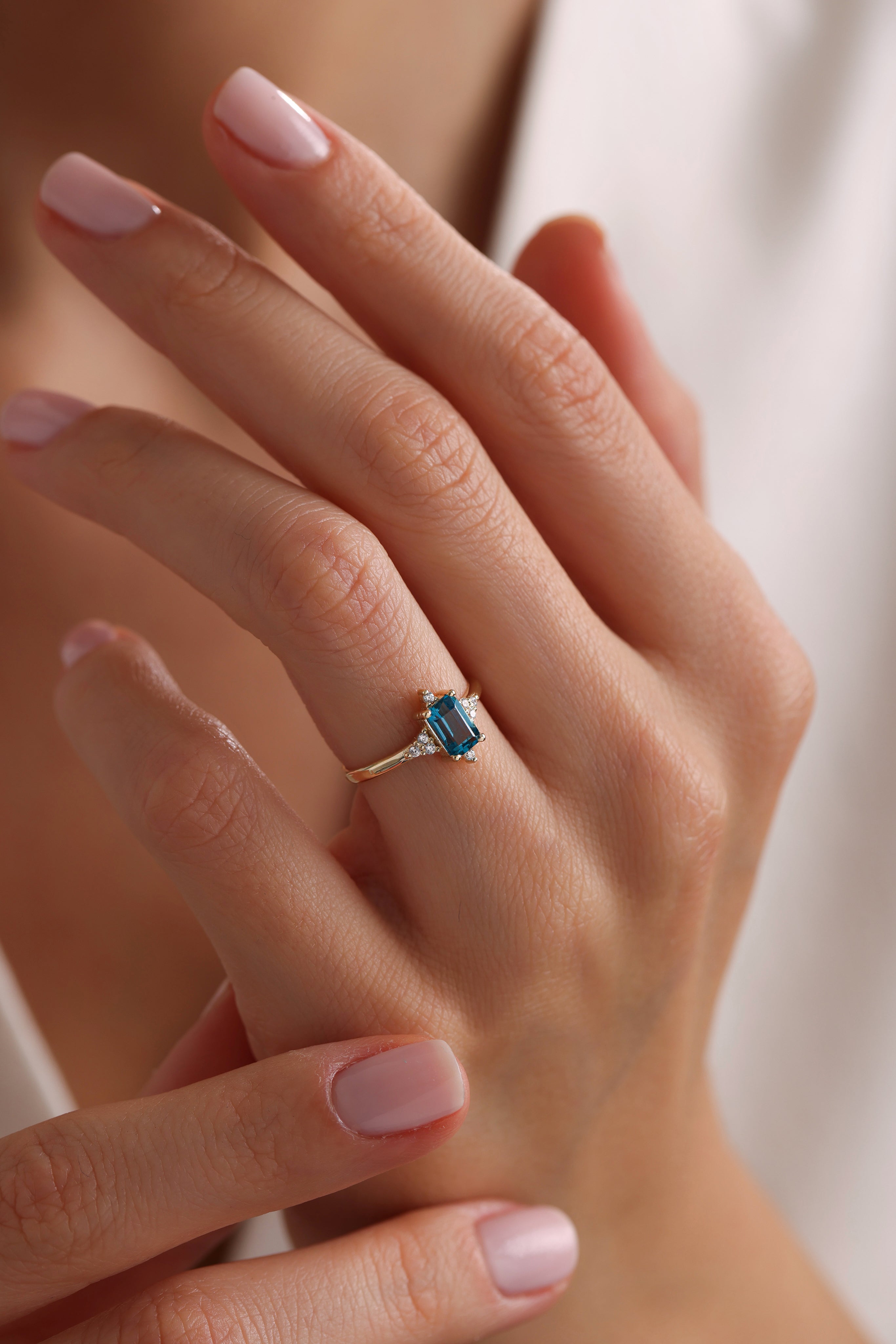 14k Gold Exquisite London Topaz Ring