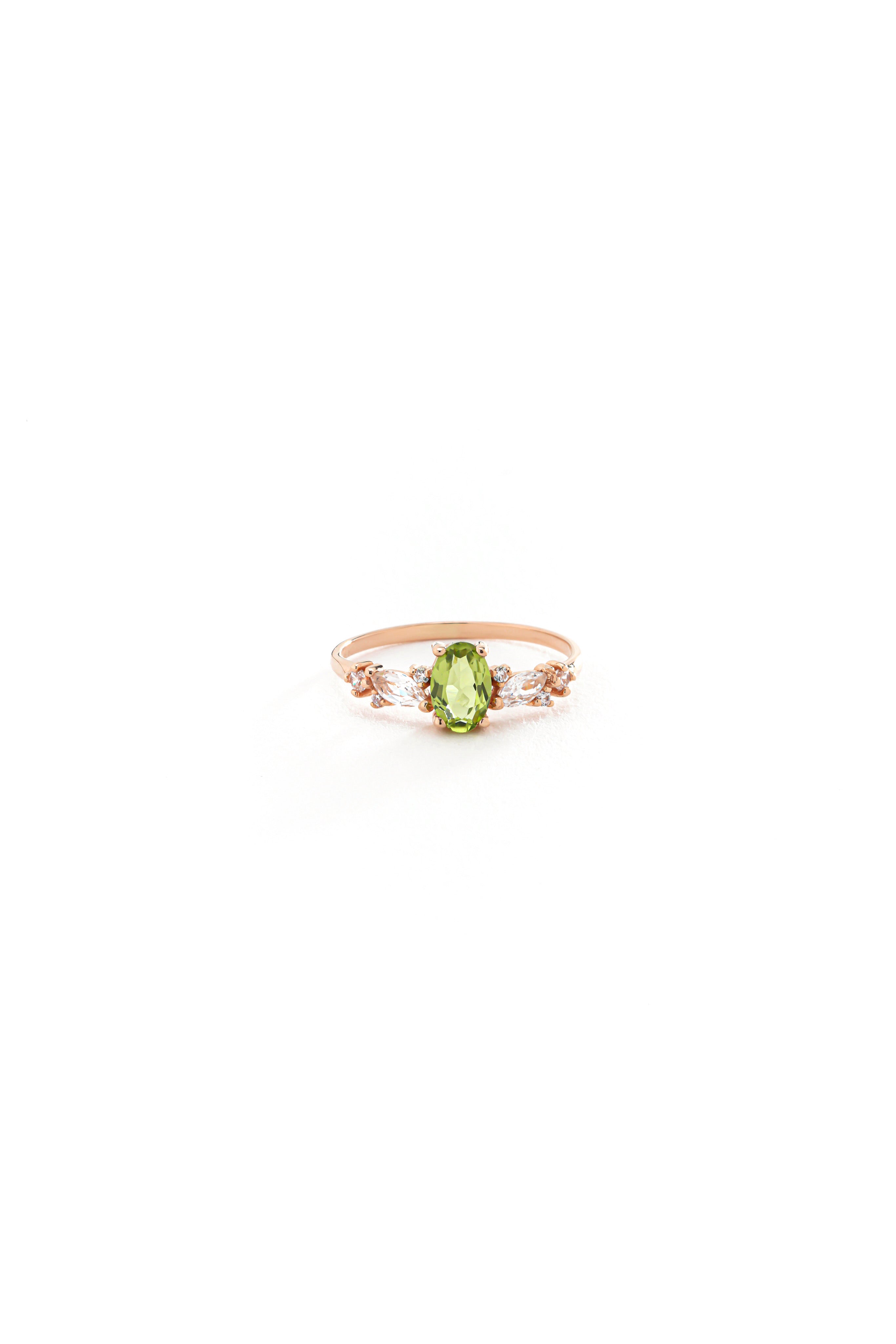 14k Gold Oval Peridot Ring