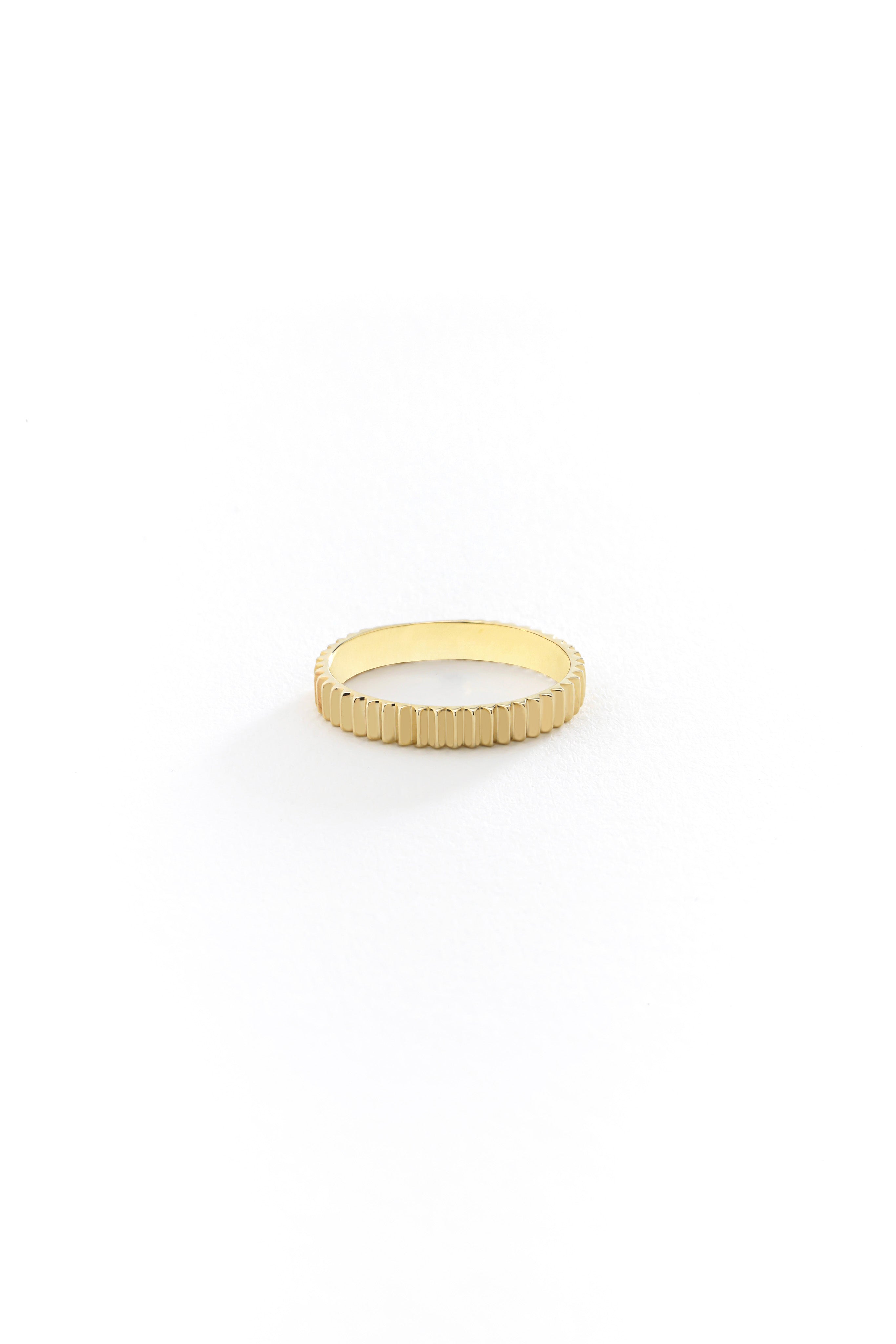 14k Gold Fluted Design Band Ring