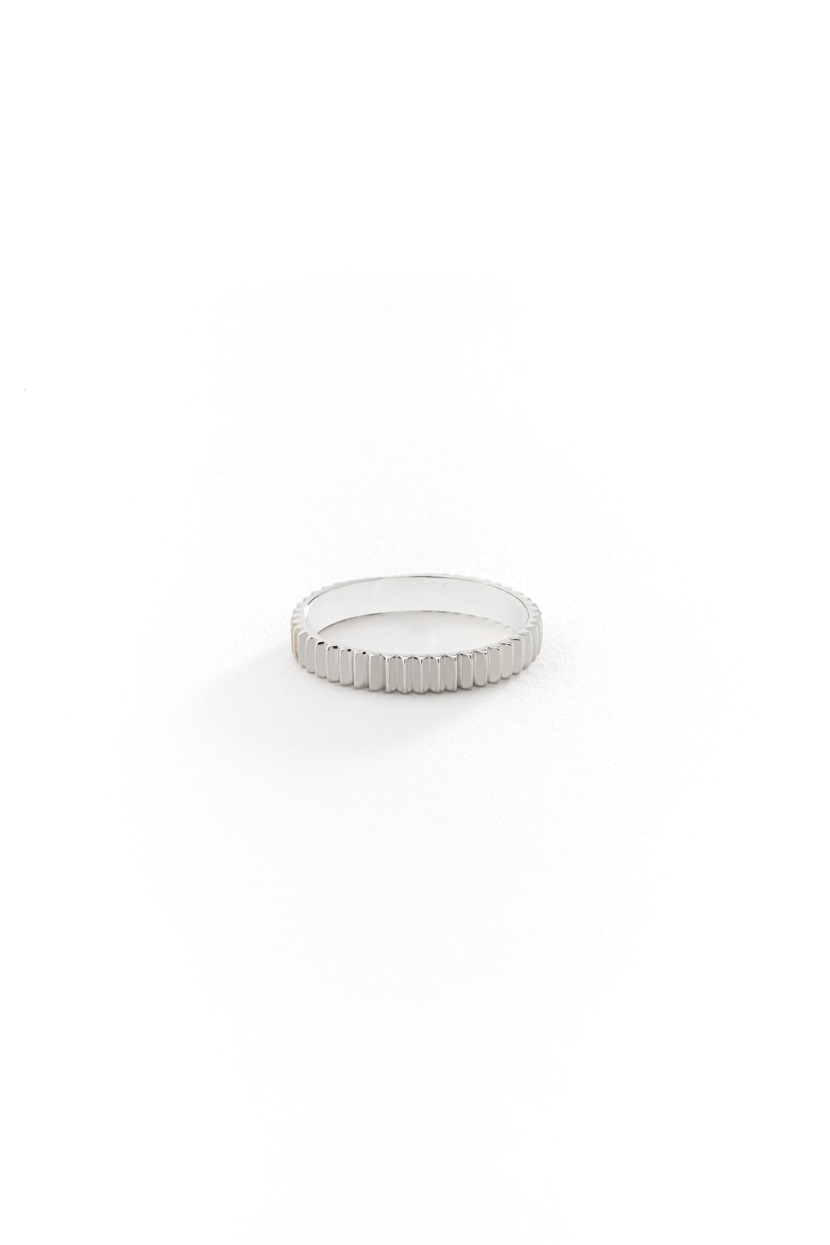 14k Gold Fluted Design Band Ring