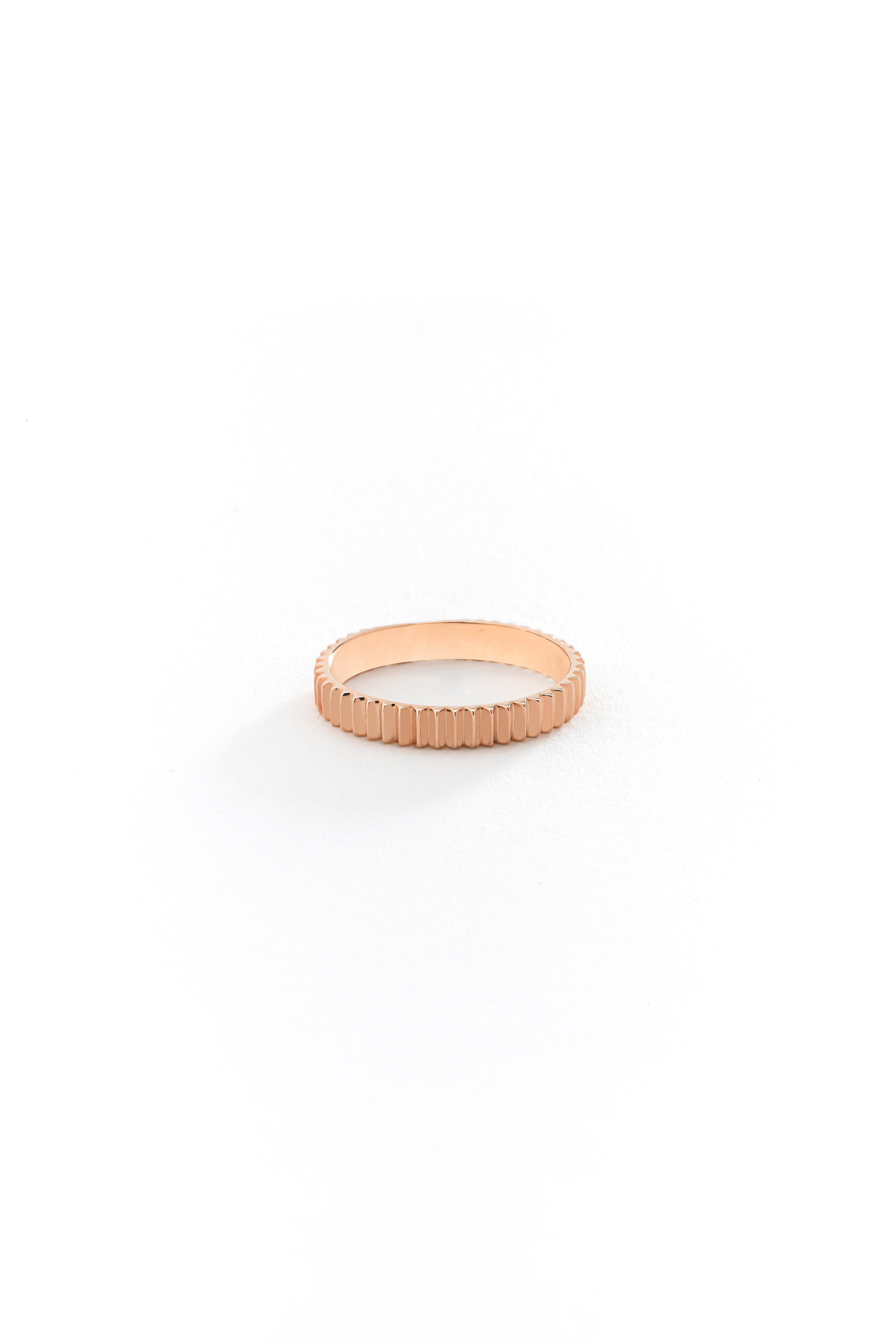 14k Gold Fluted Design Band Ring