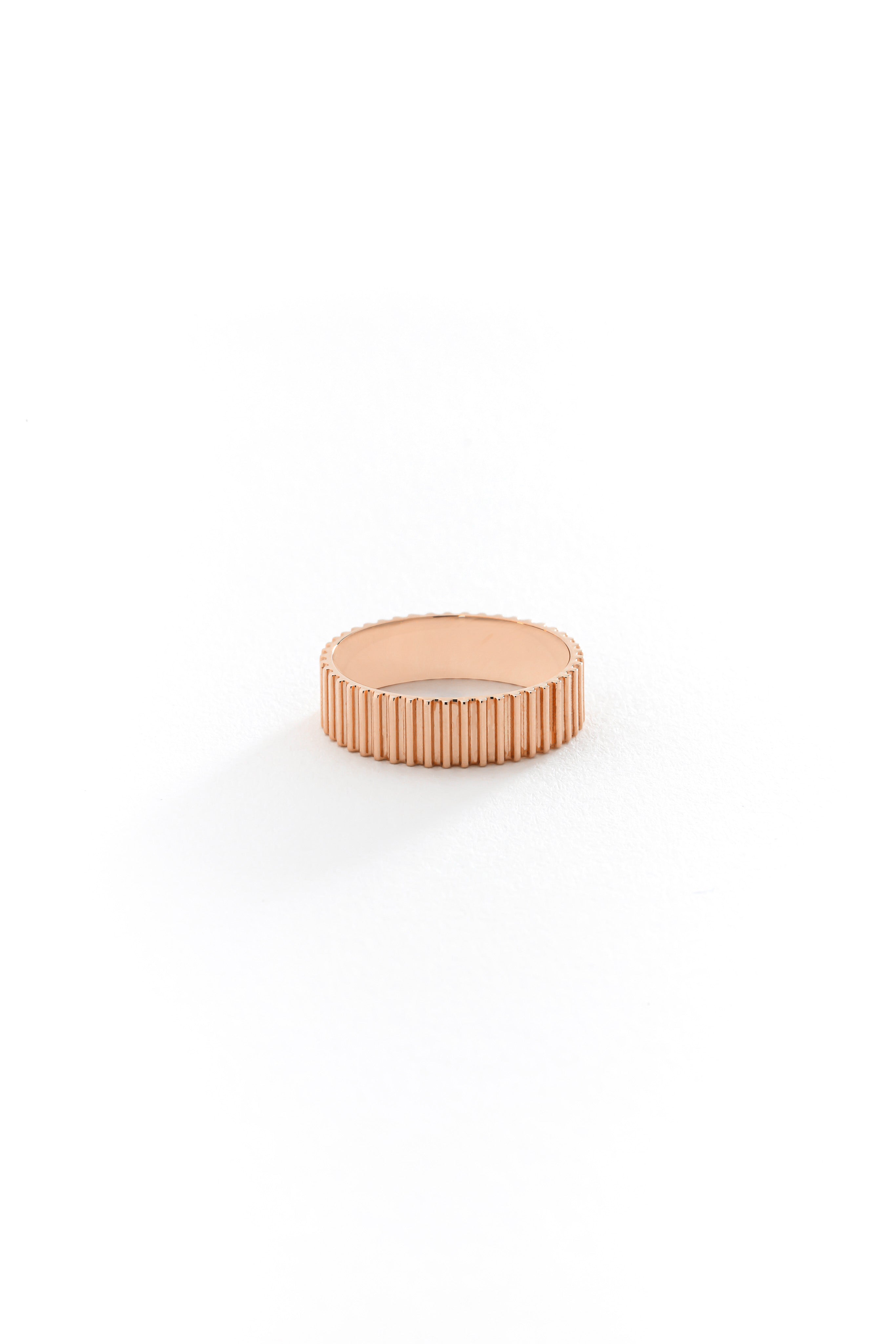 14k Gold Fluted Design Wide Band Ring