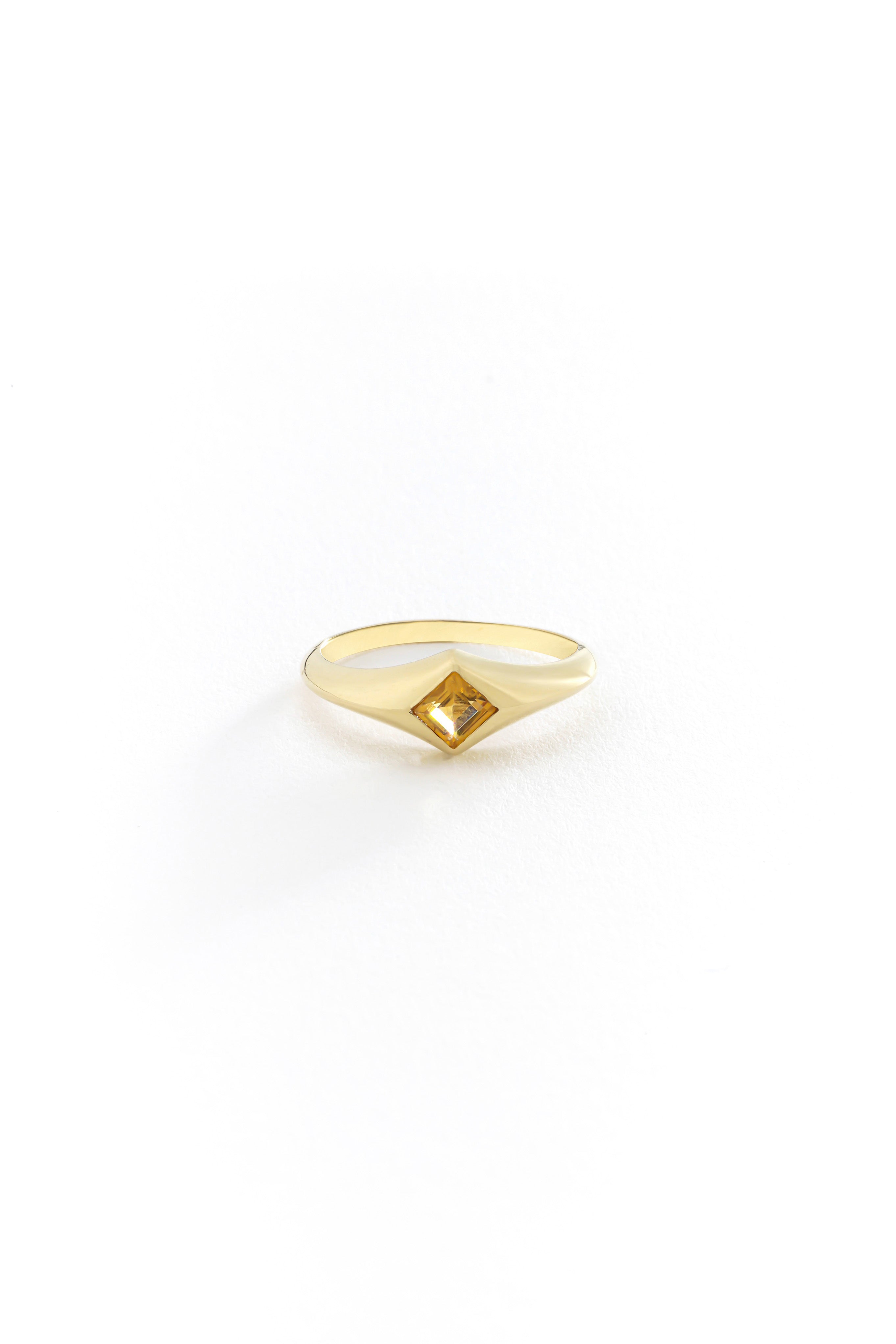 14k Gold Prism Citrine Ring