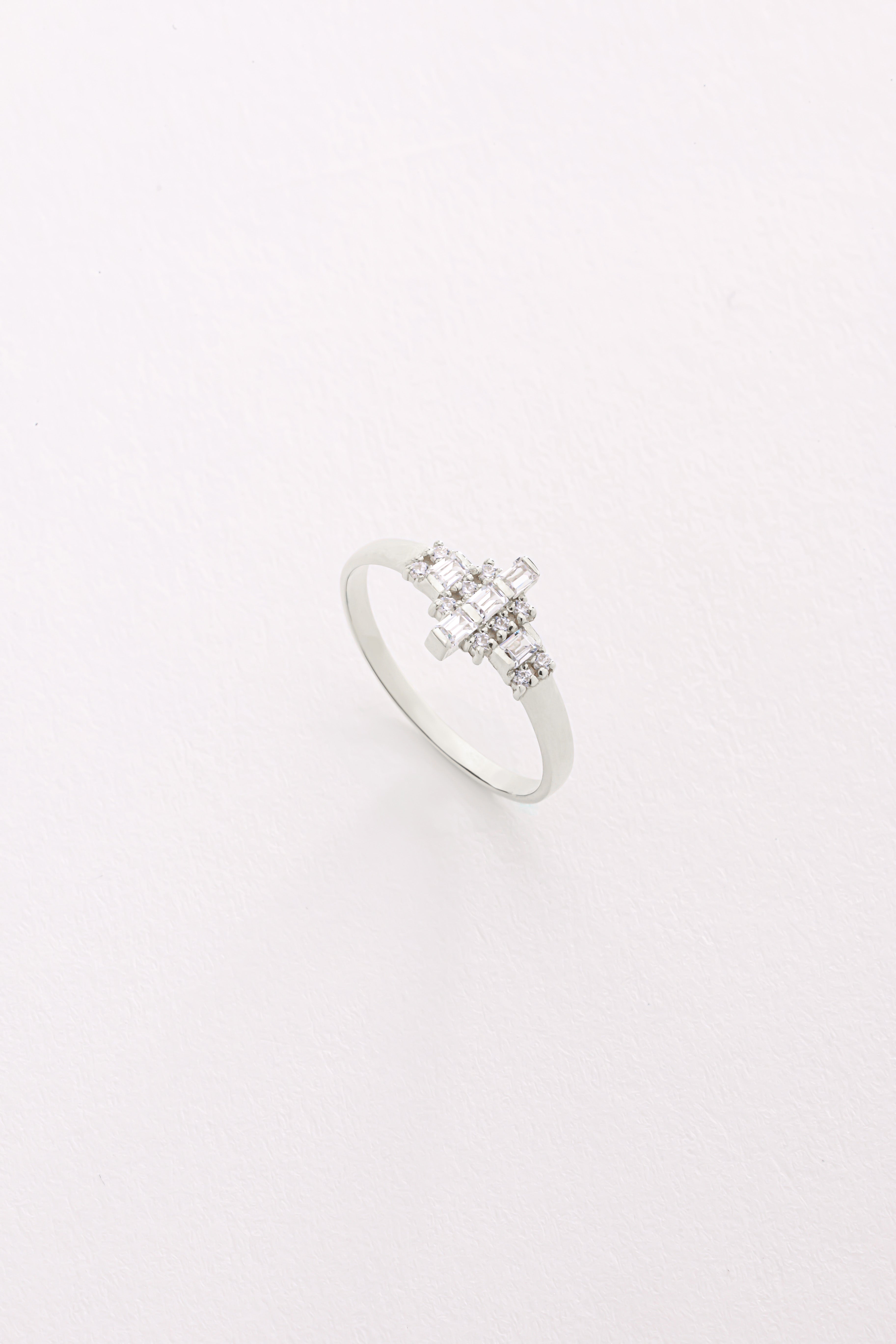 14k Gold Baguette and Round Diamond Cluster Ring