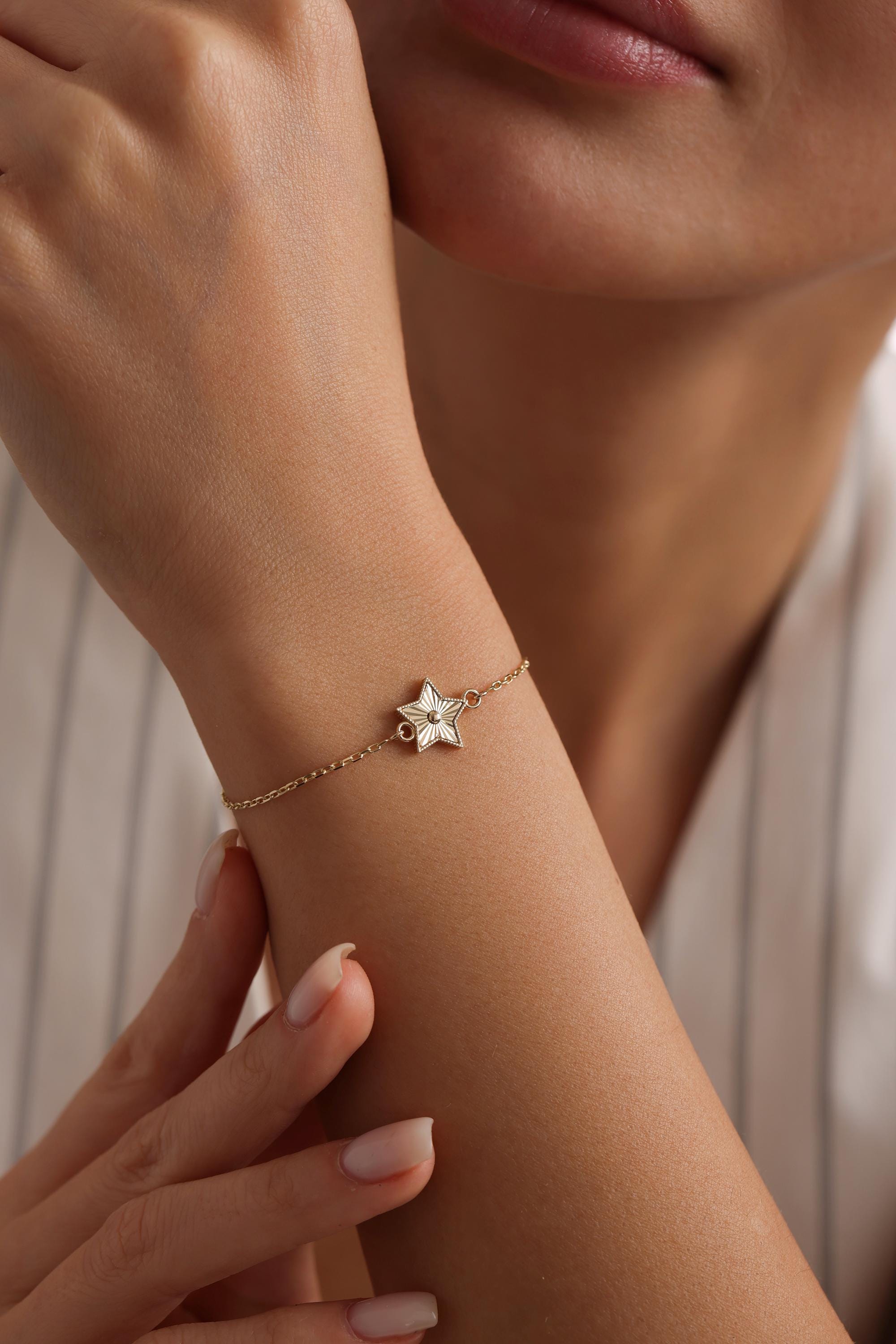 14K Solid Gold Star Bracelet